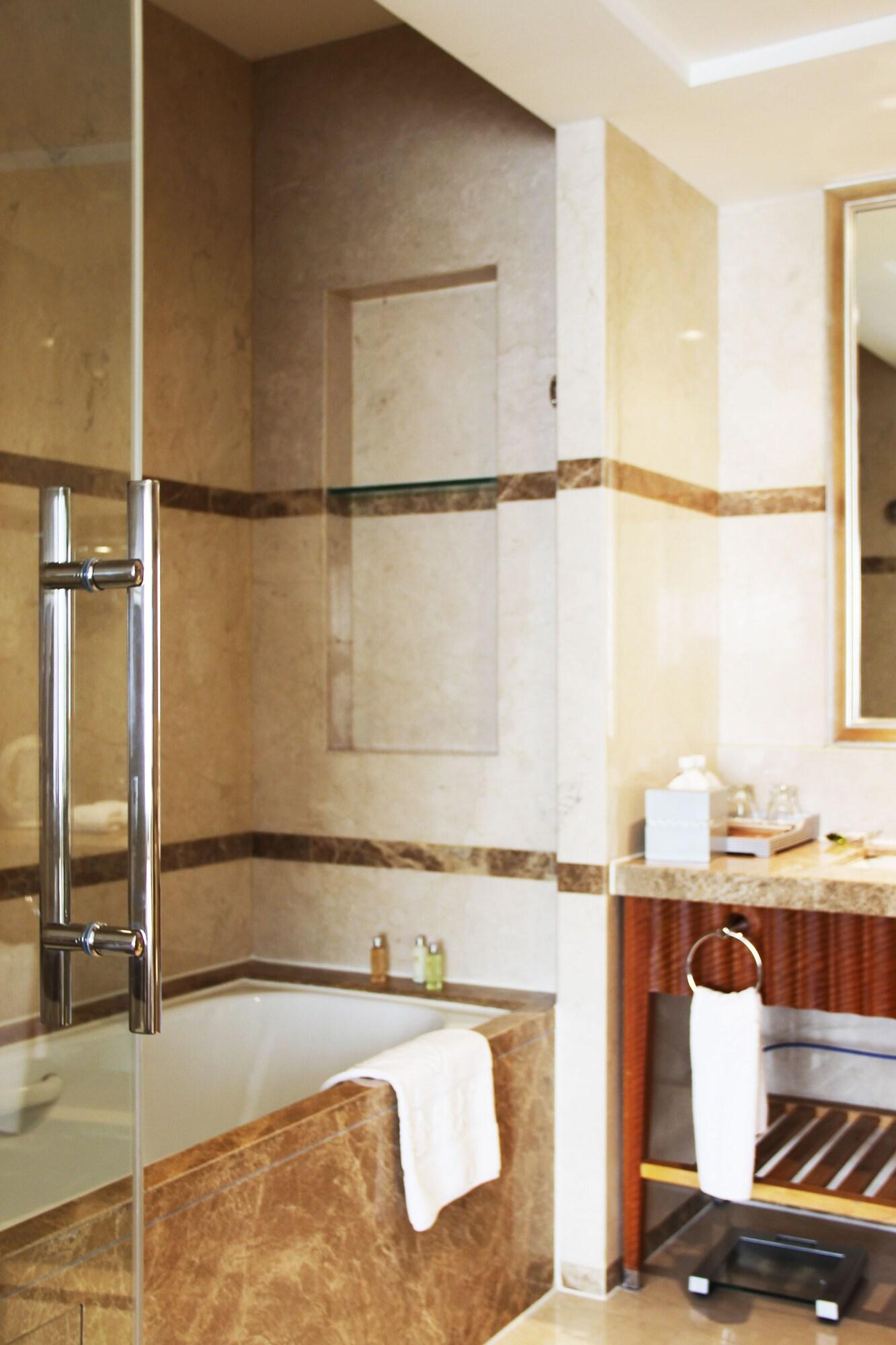 Glarun Jinling Hotel Нанкин Экстерьер фото