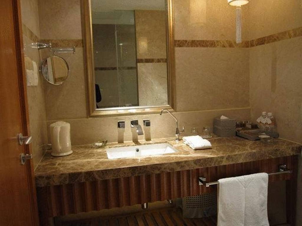 Glarun Jinling Hotel Нанкин Экстерьер фото