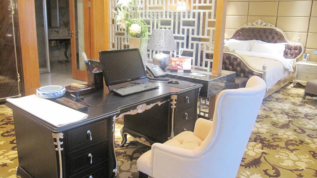 Glarun Jinling Hotel Нанкин Экстерьер фото