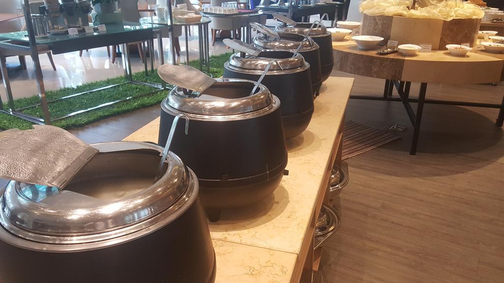 Glarun Jinling Hotel Нанкин Экстерьер фото