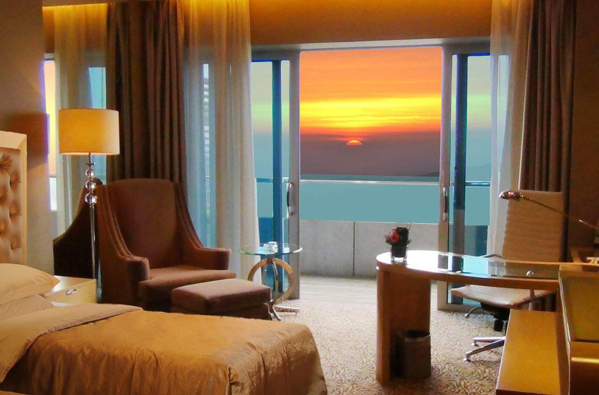 Glarun Jinling Hotel Нанкин Экстерьер фото